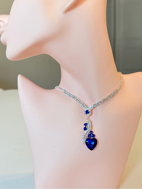 Anthropologie Jewelry - Elegant Blue Heart Pendant Necklace.